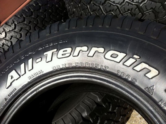 ขายยาง BF Goodrich Allterrain ขนาด 30  9.5 r15