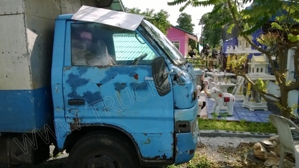 รถบรรทุก 6 ล้อ ยี่ห้อ ISUZU