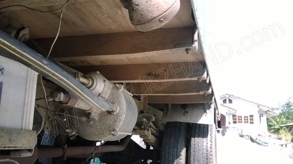 รถบรรทุก 6 ล้อ ยี่ห้อ ISUZU