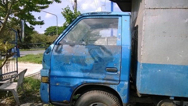 รถบรรทุก 6 ล้อ ยี่ห้อ ISUZU