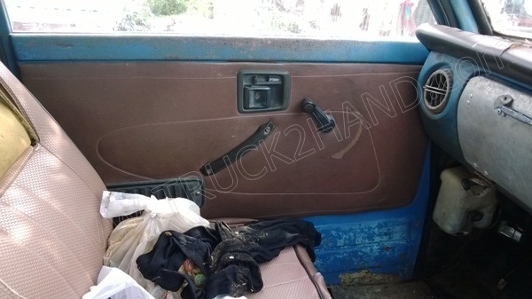 รถบรรทุก 6 ล้อ ยี่ห้อ ISUZU