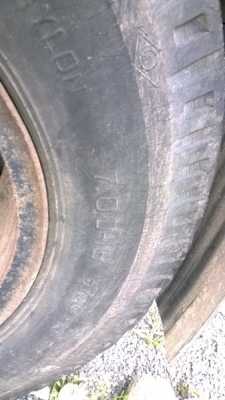 รถบรรทุก 6 ล้อ ยี่ห้อ ISUZU