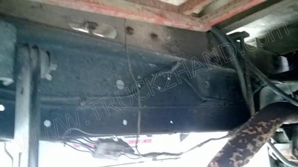 รถบรรทุก 6 ล้อ ยี่ห้อ ISUZU