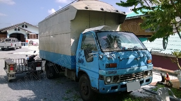 รถบรรทุก 6 ล้อ ยี่ห้อ ISUZU