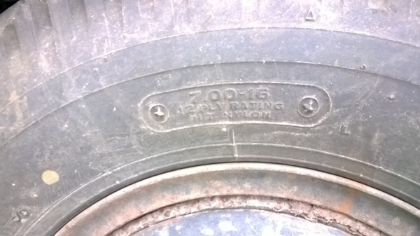 รถบรรทุก 6 ล้อ ยี่ห้อ ISUZU