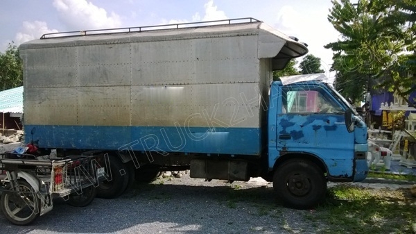 รถบรรทุก 6 ล้อ ยี่ห้อ ISUZU