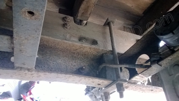 รถบรรทุก 6 ล้อ ยี่ห้อ ISUZU