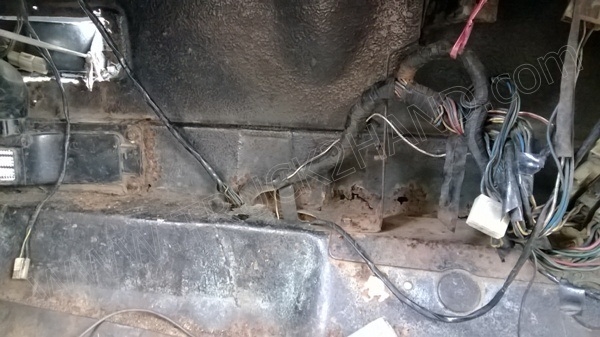 รถบรรทุก 6 ล้อ ยี่ห้อ ISUZU