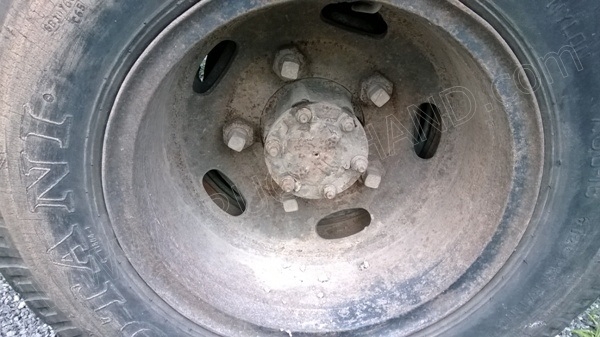 รถบรรทุก 6 ล้อ ยี่ห้อ ISUZU