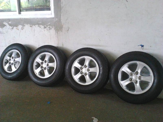 ขายยาง ใหม่ๆ ป้ายแดง ปี 13 พร้อมแม็กใหม่เอี่ยม