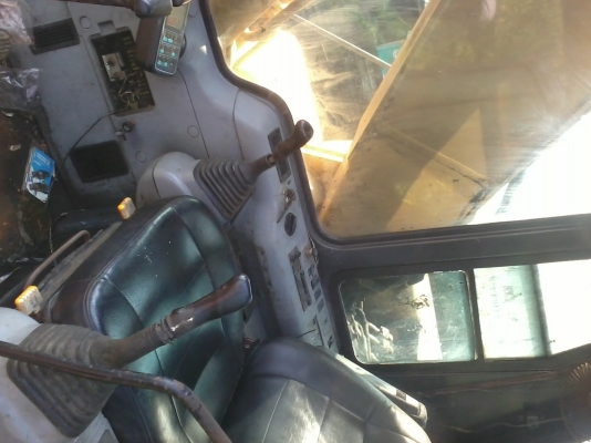 ขายแมคโคโคมัสสุ200 รุ่น 6 เอกสารไฟฟ้าครบเครื่องเดิมปั้มเดิมใบแท็ก 60 \% สภาพจอดเก่า น่าซื้อใช้ 1350000