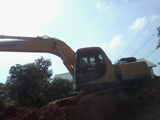 ขายแมคโคโคมัสสุ200 รุ่น 6 เอกสารไฟฟ้าครบเครื่องเดิมปั้มเดิมใบแท็ก 60 \% สภาพจอดเก่า น่าซื้อใช้ 1350000