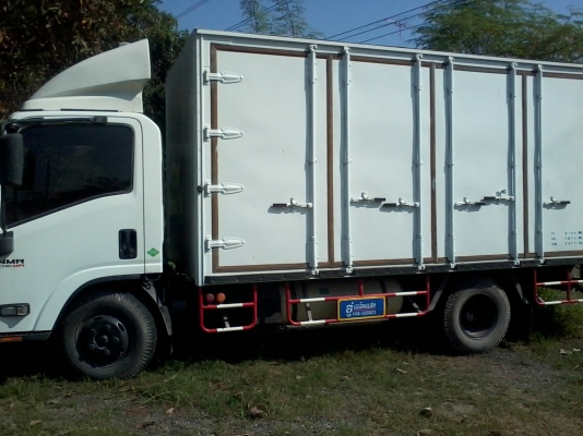 ขายรถตู้บรรทุกแห้ง ISUZU 2 เพลา 4 ล้อ ยาง 6 เส้น 4 สูบ 130 แรงม้า