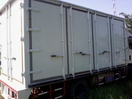 ขายรถตู้บรรทุกแห้ง ISUZU 2 เพลา 4 ล้อ ยาง 6 เส้น 4 สูบ 130 แรงม้า