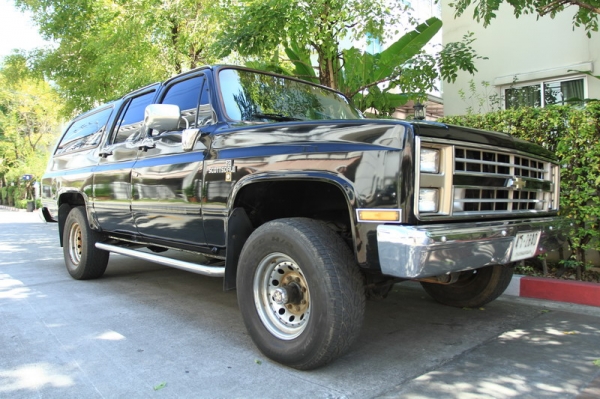 ขาย chevrolet suburban 1986