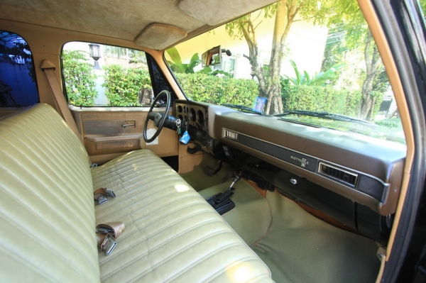 ขาย chevrolet suburban 1986