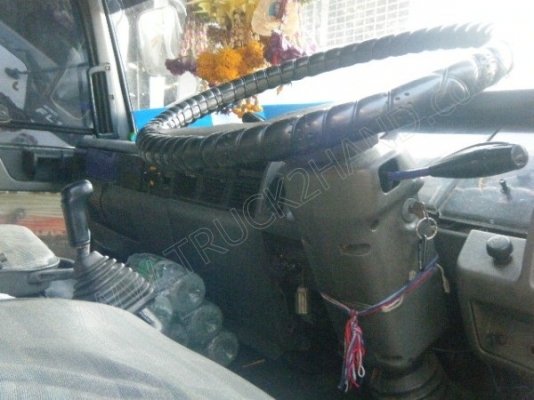 รถบรรทุก 10 ล้อตู้เปียก ยี่ห้อ HINO