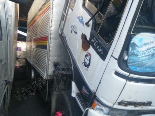 รถบรรทุก 10 ล้อตู้เปียก ยี่ห้อ HINO