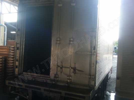 รถบรรทุก 10 ล้อตู้เปียก ยี่ห้อ HINO