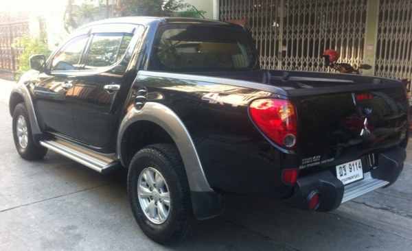 ขาย MITSUBISHI TRITON 4x4 เครื่อง 2.5 GLS DOUBLE CAB ปี 2010
