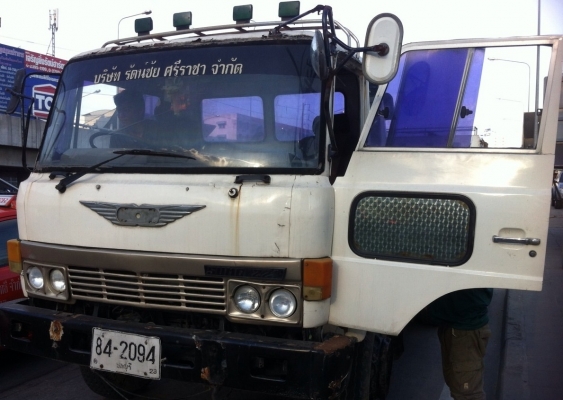 ขายถูก. รถบรรทุก 6 ล้อ HINO FB 113  สภาพพร้อมใช้. ติดต่อ เบียร์ 087-8238885 Ais 095-549-6823 true