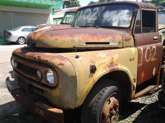 ขายหัวรถโตโยต้า 6 ล้อ โบราณ ขาย 38,500.- /หัว