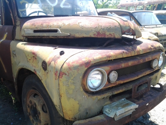 ขายหัวรถโตโยต้า 6 ล้อ โบราณ ขาย 38,500.- /หัว