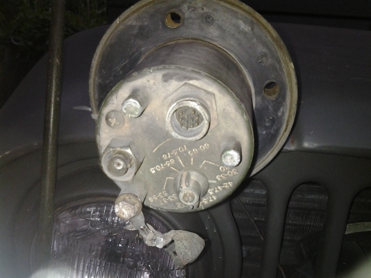 ขายเสาวิทยุรถจิ๊ปแท้ มือสอง เสาใหญ่ สองท่อน