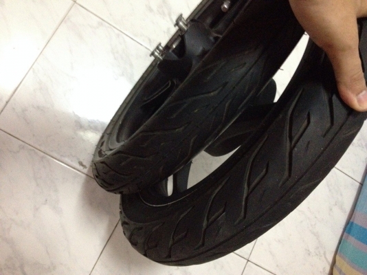 ขายล้อแม็กแท้คลิก1คู่พร้อมยางราคา2500บาทโทร0875077464โส