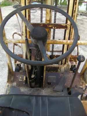 รถยกtoyotaขายตามสภาพขนาด700กิโลราคาถูกรับรองไม่ผิดหวังจัดไป45,000บาทเครื่องแรงปั่มดี