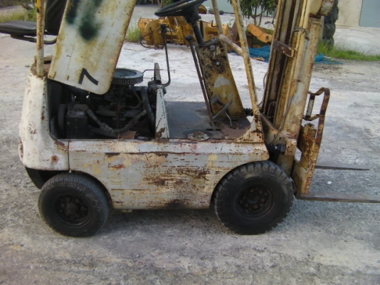 รถยกtoyotaขายตามสภาพขนาด700กิโลราคาถูกรับรองไม่ผิดหวังจัดไป45,000บาทเครื่องแรงปั่มดี