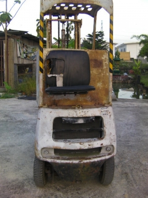 รถยกtoyotaขายตามสภาพขนาด700กิโลราคาถูกรับรองไม่ผิดหวังจัดไป45,000บาทเครื่องแรงปั่มดี