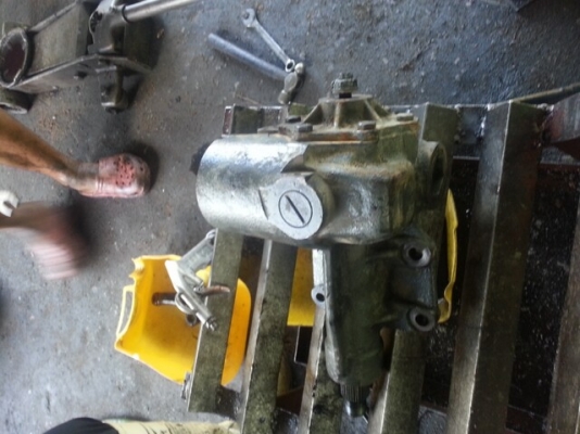 ซ่อมกระปุกพวงมาลัยรถบรรทุก TATA