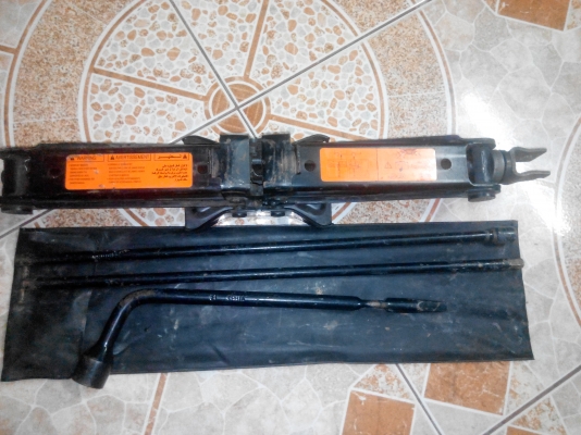 ต้องการขายแม่แรง 1ชุด สภาพดีมาก ยกได้1800กก