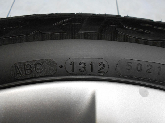 ขายล้อแม็ก Nissan March ขอบ 15 พร้อมยาง Maxxis 175/60/15 ปี 12/เทิร์นได้-ใส่ฟรีค่ะ ขายล้อแม็ก Nissan March ขอบ 15 พร้อมยาง Maxxis 175/60/15 ปี 12/เทิร์นได้-ใส่ฟรีค่ะ