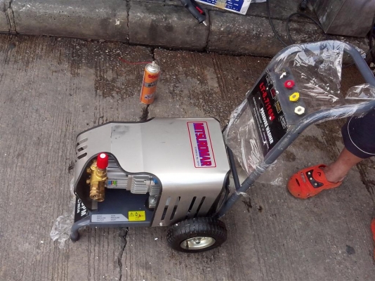 ขายเครื่องฉีดน้ำเเรงดันสูง ของใหม่ครับ 140 BAR เปิดกิจการ ล้างอัดฉีดครับ