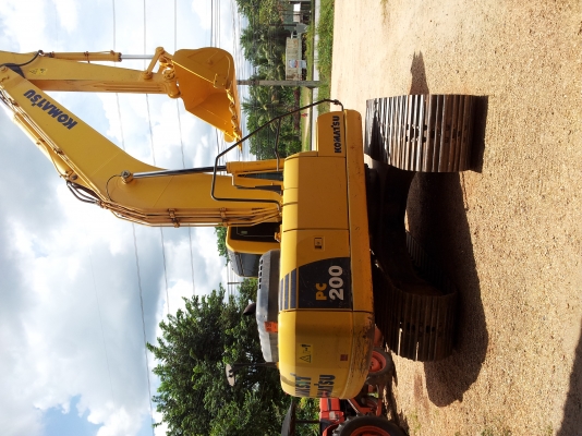 จัดแนนได้1.5 -1.6 ล้าน  โคมัสสุ pc200-8  y2010 สภาพเดิมๆไม่เคยถอดหรือซ่อมแซมในส่วนอื่นๆทะเบียนพร้อมโอน