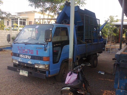 ขาย NHR 55 E แหนบหน้า_หลัง เครือง 4JB1 ฝาดำ 100 แรง เครื่องดีๆ แชชซีสวยๆ ไม่รวมตู้สีข้าว