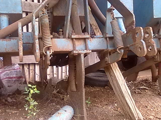 ขายพลานปลูกข้าวโพด,ถั่ว,หยอดปุ๋ย