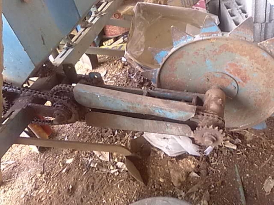 ขายพลานปลูกข้าวโพด,ถั่ว,หยอดปุ๋ย