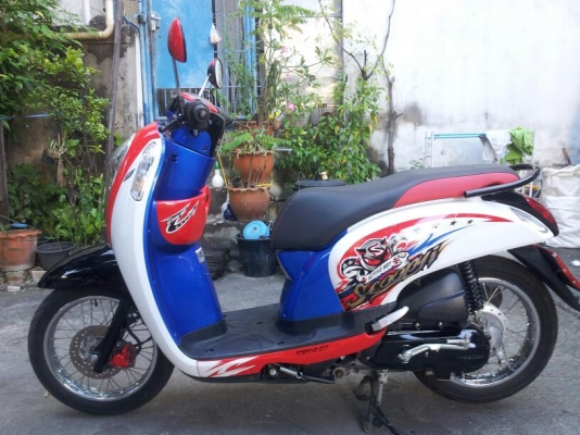 ขาย SCOOPYi โฉมใหม่ ปี55 รถ 9 เดือน สีสวย พร้อมใช้
