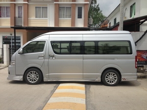 บริการให็เช่ารถตู้ vip พร้อมคนขับ ราคากันเอง