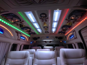 บริการให็เช่ารถตู้ vip พร้อมคนขับ ราคากันเอง