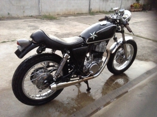 ขายsr400 คาเฟ่ เก็บงานแล้ว พร้อมส่ง ราคา 60,000 ต่อลองได้คับ 080-2088341