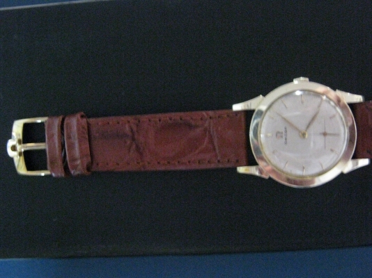 โอเมก้า ไขลาน โกลด์ฟิลด์ทั้งเรื่อน สวยๆบาง เดิมทุกชิน เดินดีมากๆ ราคาไม่แพงครับ