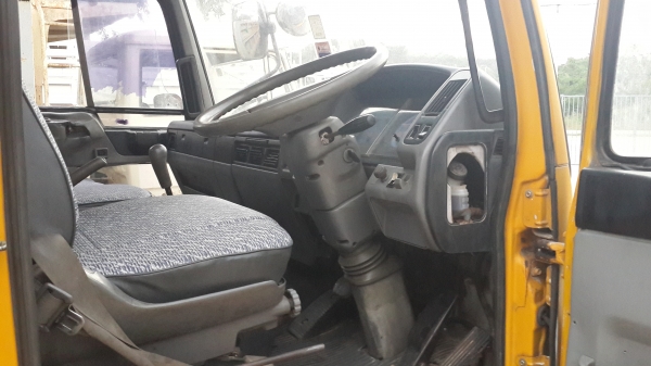 ขายด่วนหกล้อติดเครน 3.5 ตันยาว6.5เมตร HINO FF1J  เครื่องJO8 210แรงสภาพพร้อมใช้ราคาถูกโทร 0801515451