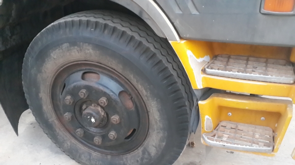 ขายด่วนหกล้อติดเครน 3.5 ตันยาว6.5เมตร HINO FF1J  เครื่องJO8 210แรงสภาพพร้อมใช้ราคาถูกโทร 0801515451