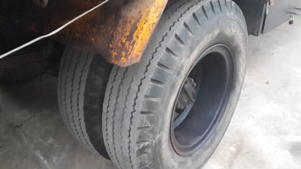 ขายด่วนหกล้อติดเครน 3.5 ตันยาว6.5เมตร HINO FF1J  เครื่องJO8 210แรงสภาพพร้อมใช้ราคาถูกโทร 0801515451