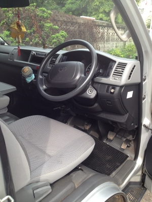 ขายรถตู้  TOYOTA  COMMUTER  หลังคาสูง  ปี 2007  รถบ้านเจ้าของขายเอง