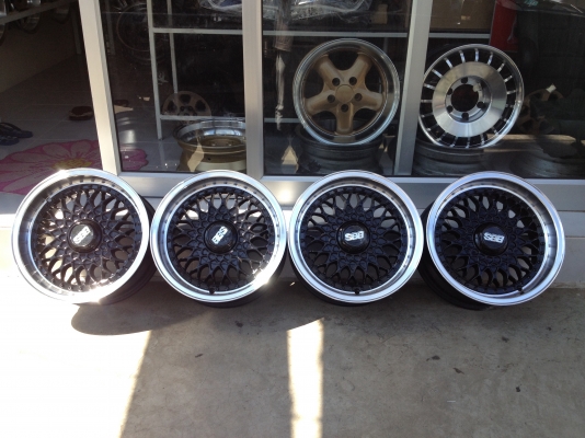 ขายล้อ BBS ขอบ 15x7 ET0 6/139.7 สีดำขอบเงา หล่อดูคลาสิคเลยครับ